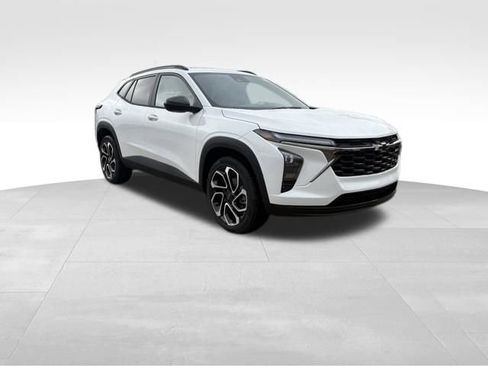 New 2026 Chevrolet Trax RS w/ Sunroof Package image 7