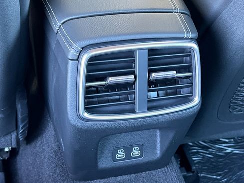 Used 2026 Genesis G70 2.5T image 31