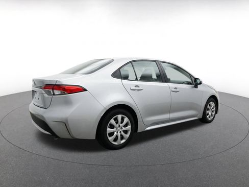 Used 2025 Toyota Corolla LE FWD image 9