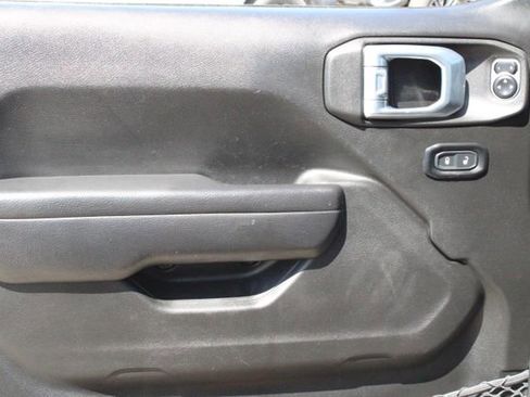 Used 2023 Jeep Wrangler Sport S image 10