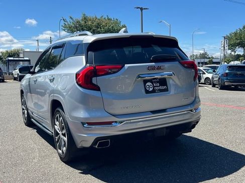 Used 2020 GMC Terrain Denali w/ Denali Premium Package AWD/4WD image 7
