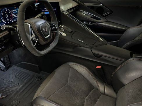 Used 2024 Chevrolet Corvette Stingray Premium Cpe w/ Z51 Performance Package RWD image 4