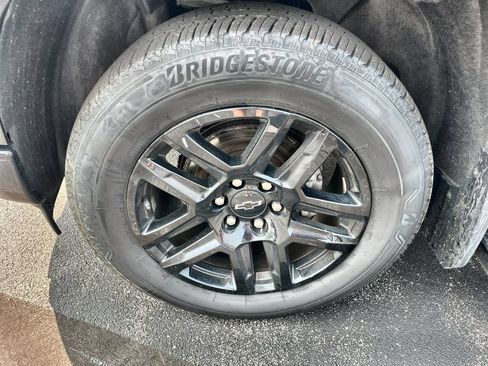 Used 2023 Chevrolet Silverado 1500 Custom AWD/4WD image 31
