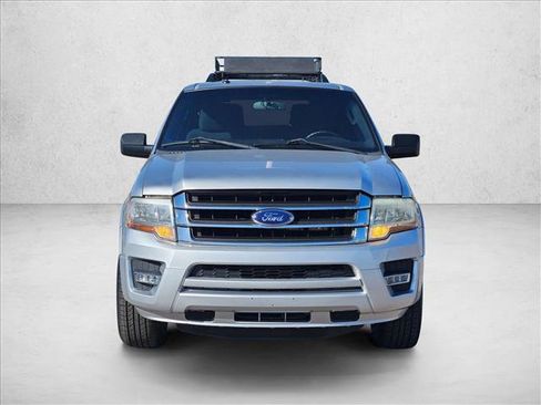 Used 2017 Ford Expedition EL XLT image 2