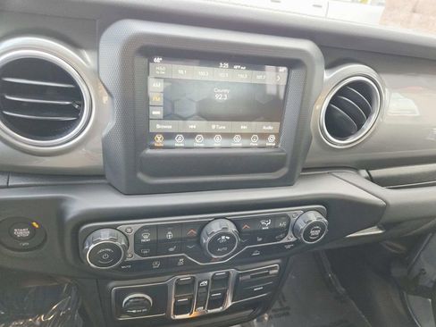 Used 2021 Jeep Wrangler Unlimited Sahara w/ Cold Weather Group image 27