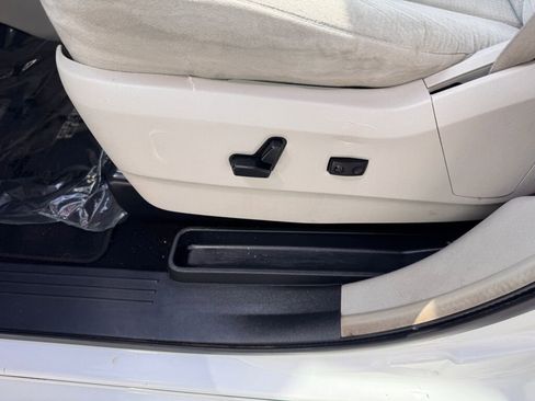 Used 2011 Dodge Grand Caravan Crew FWD image 8