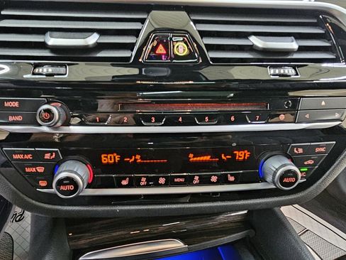 Used 2019 BMW 530e w/ Premium Package image 34