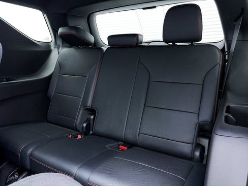 Used 2024 Chevrolet Traverse RS w/ LPO, Floor Liner Package AWD/4WD image 4