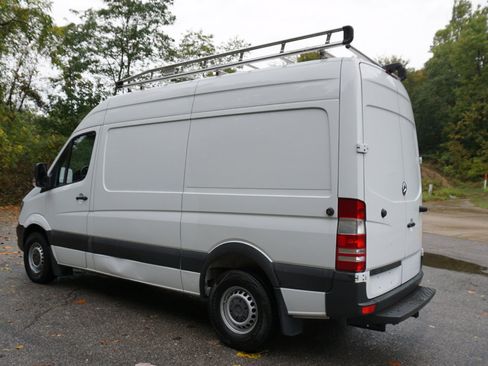 Used 2017 Mercedes-Benz Sprinter 2500 image 3
