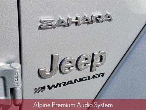 Used 2024 Jeep Wrangler Unlimited Sahara w/ Technology Group AWD/4WD image 7