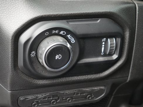 Used 2025 Jeep Wrangler Sport S image 5