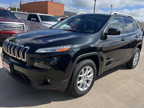 Used 2015 Jeep Cherokee Latitude w/ Cold Weather Group image 3