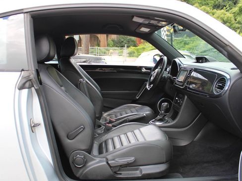 Used 2012 Volkswagen Beetle 2.0T FWD image 37