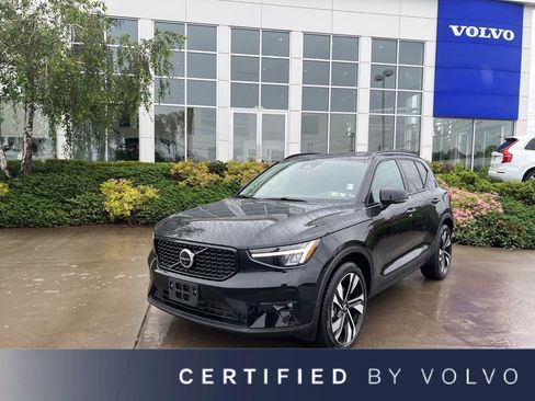 Certified 2023 Volvo XC40 B5 Plus w/ Protection Package Premier image 1