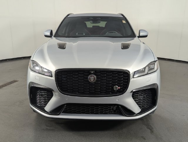 Used 2022 Jaguar F-PACE SVR AWD/4WD image 3