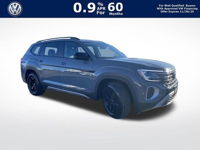 New 2025 Volkswagen Atlas Peak Edition SE