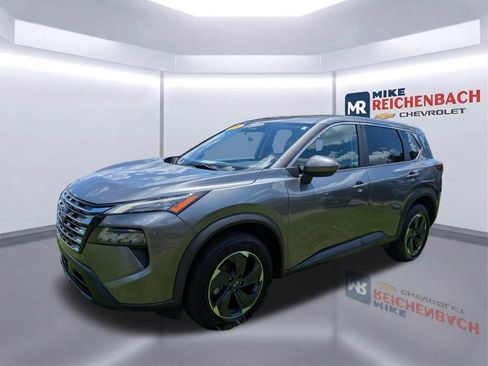 Used 2024 Nissan Rogue SV AWD/4WD image 8