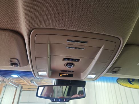 Used 2019 Chevrolet Suburban LT w/ Luxury Package image 20