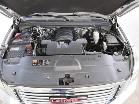 Used 2016 GMC Yukon XL SLT w/ Premium Edition RWD image 12