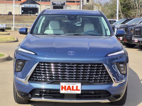 New 2026 Buick Enclave Avenir image 2