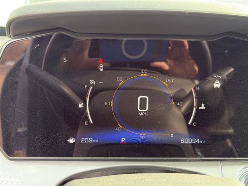 Used 2024 Chevrolet Trax LT w/ Driver Confidence Package image 18