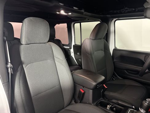 Used 2022 Jeep Wrangler Unlimited Sport AWD/4WD image 36