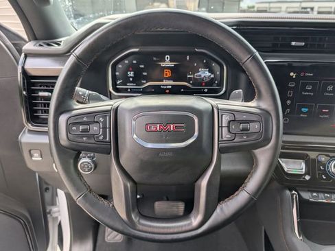 Used 2024 GMC Sierra 1500 AT4 w/ Technology Package AWD/4WD image 15