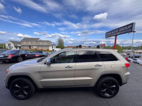 Used 2014 Jeep Grand Cherokee Limited w/ Luxury Group II AWD/4WD image 5