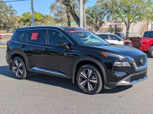 Certified 2023 Nissan Rogue Platinum w/ Platinum Premium Package image 2