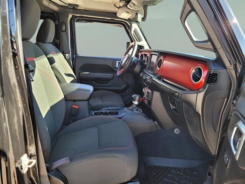 Used 2023 Jeep Wrangler Unlimited Rubicon w/ Cold Weather Group image 13