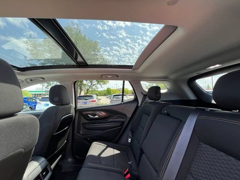 Used 2019 GMC Terrain SLE w/ Driver Convenience Package AWD/4WD image 22