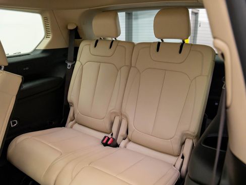 Used 2021 Jeep Grand Cherokee L Limited image 19