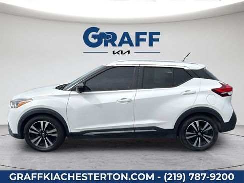 Used 2018 Nissan Kicks SR FWD image 3