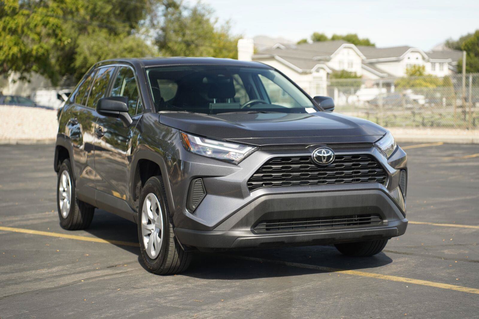 Used 2024 Toyota RAV4 LE AWD/4WD image 7