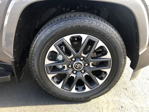 Used 2023 Toyota Sequoia Limited image 28