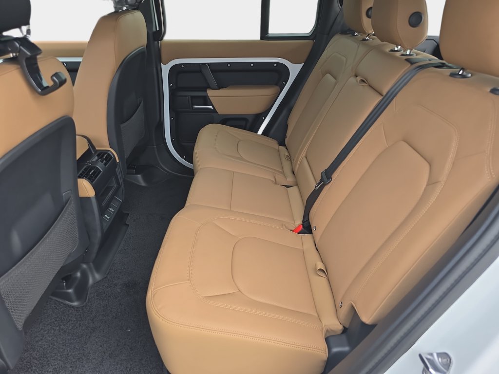 New 2026 Land Rover Defender 110 X-Dynamic SE AWD/4WD image 14