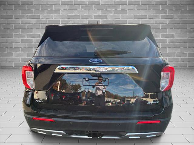 Certified 2023 Ford Explorer XLT w/ Equipment Group 202A AWD/4WD image 4