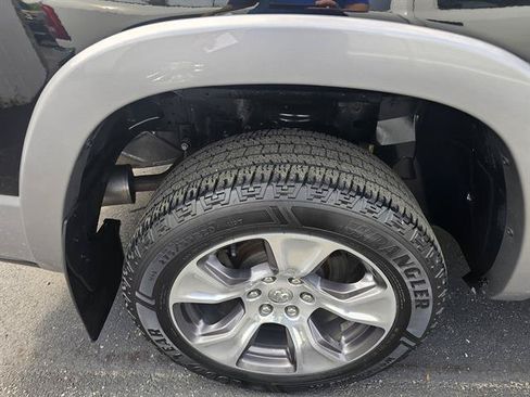 Used 2020 RAM 1500 Laramie AWD/4WD image 7