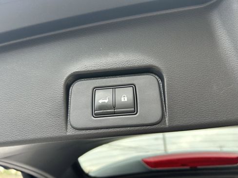 Used 2023 Nissan Rogue SV w/ SV Premium Package image 6