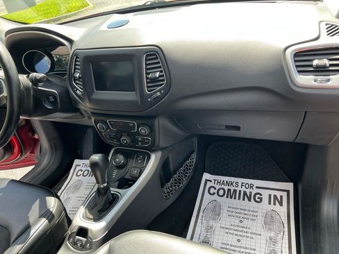 Used 2018 Jeep Compass Latitude w/ Popular Equipment Group AWD/4WD image 33