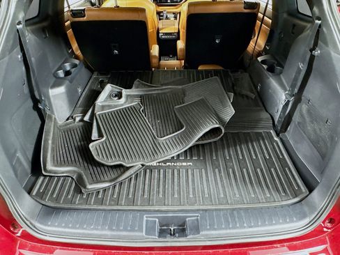 Used 2023 Toyota Highlander Platinum AWD/4WD image 22