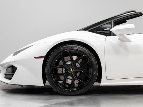 Used 2019 Lamborghini Huracan LP 580-2 RWD image 27