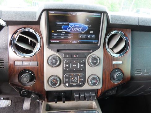 Used 2016 Ford F250 Lariat w/ Lariat Interior Package image 37