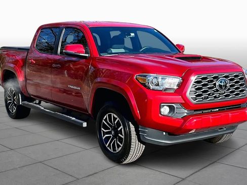 Used 2020 Toyota Tacoma TRD Sport image 3