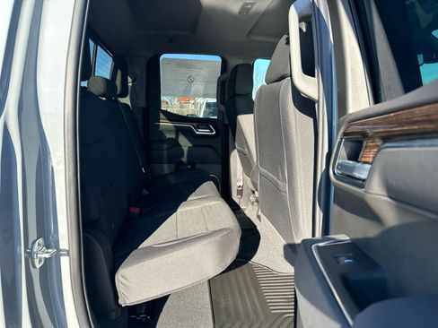 New 2025 GMC Sierra 1500 SLE w/ Preferred Package image 19