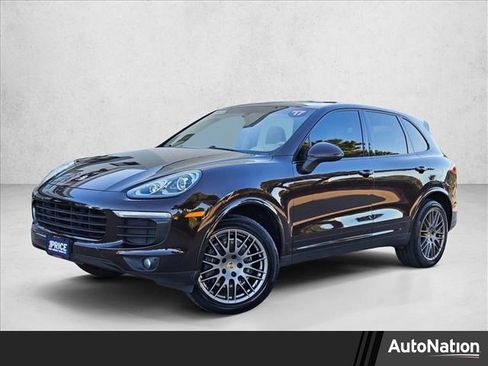 Used 2017 Porsche Cayenne Platinum Edition image 1