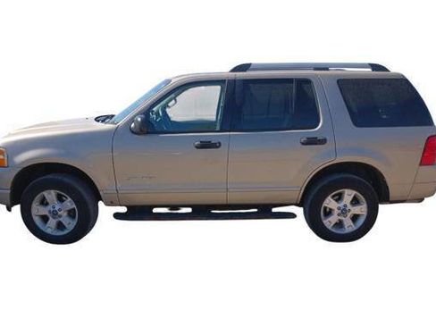 Used 2005 Ford Explorer Sport XLT AWD/4WD image 2