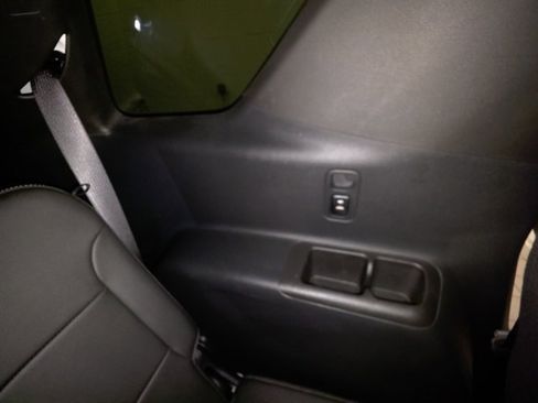 Used 2023 Chevrolet Traverse LT w/ LT Premium Package image 31