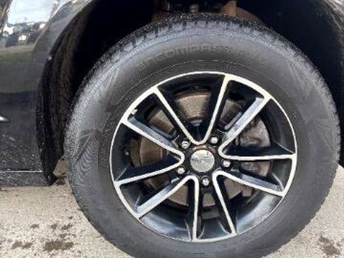 Used 2018 Dodge Grand Caravan SE image 9