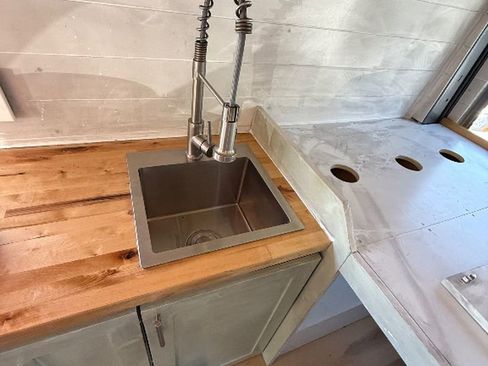 Used 2024 Ford Transit 250 148 Medium Roof Extended AWD w/ Load Area Protection Package image 36